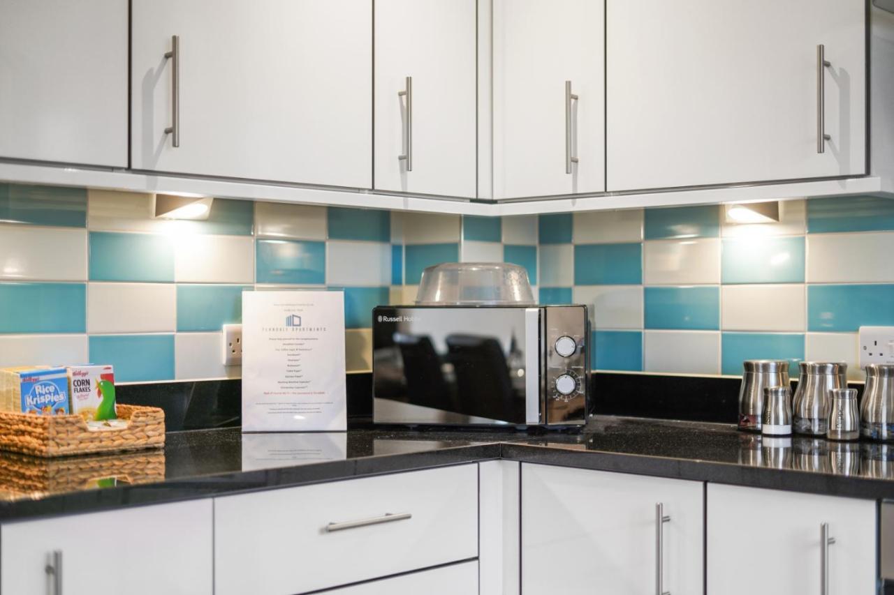 London Heathrow Living Serviced Apartments By Ferndale Stanwell Exterior foto